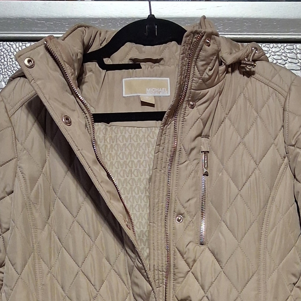 Michael Kors Quilted Hooded Puffer Jacket - Beige